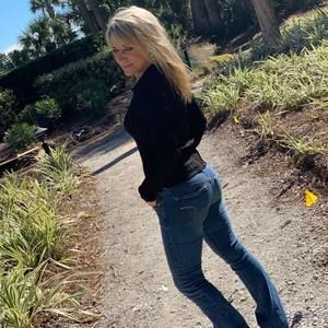 Meet your Posher, Laurie